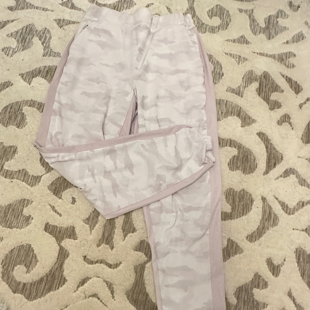 Athleta Light Pink Camo Pants Size 4